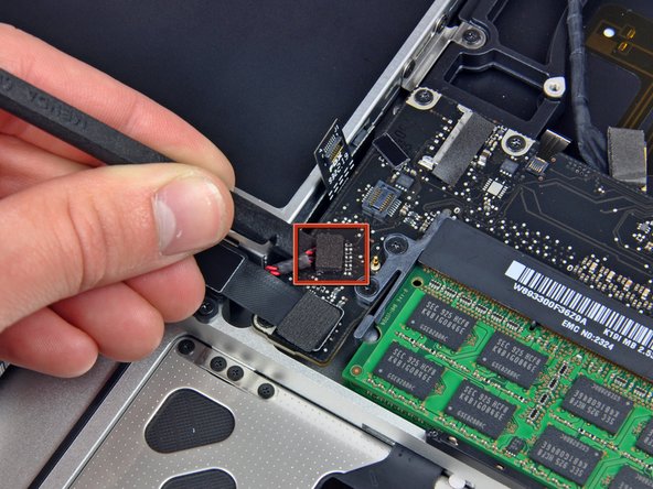 MacBook Pro 15" Unibody 2.53 GHz Mid 2009 Microphone Replacement: step 14, image 1 of 1