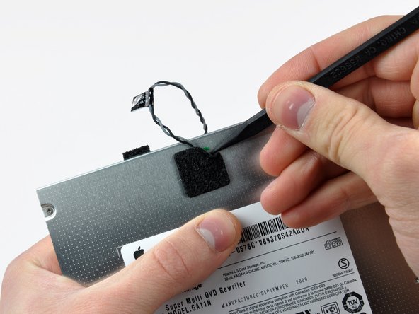 iMac Intel 27" EMC 2309 and 2374 Optical Drive Replacement: step 17, image 1 of 2