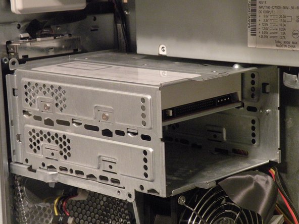 Power Mac G4 MDD System Fans Replacement: step 13, image 2 of 3