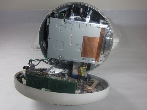 iMac G4 17 800 MHz EMC 1936 Optical Drive Replacement: step 5, image 1 of 2