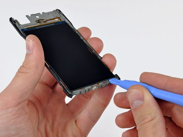 Microsoft Zune HD OLED Display Replacement: step 20, image 1 of 2