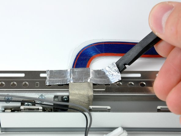 PowerBook G4 Aluminum 15" 1-1.5 GHz LCD Replacement: step 16, image 1 of 1