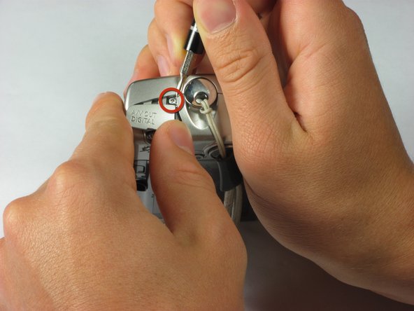 Canon PowerShot SD850 IS LCD Screen Replacement: step 2, image 3 of 3