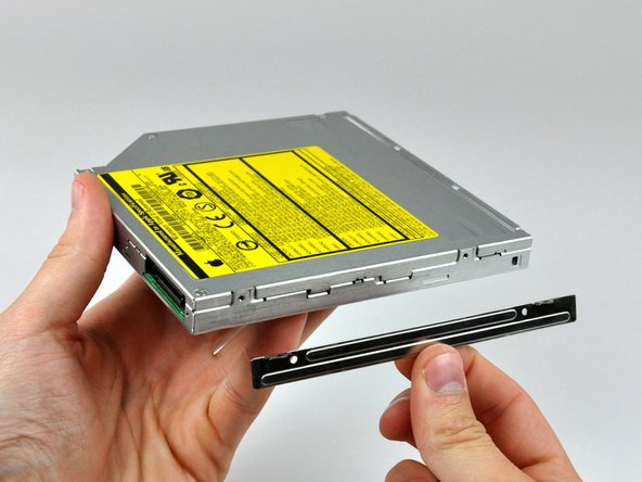 PowerBook G4 Aluminum 17" 1.67 GHz (High-Res) Optical Drive Replacement: step 16, image 2 of 2