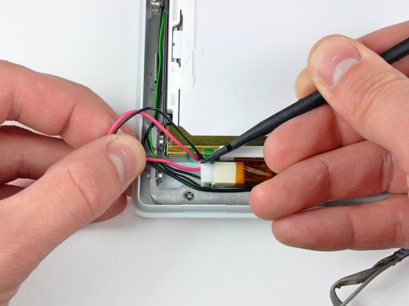 iBook G4 12" 800 MHz-1.2 GHz Clutch Hinges Replacement: step 62, image 1 of 2