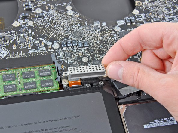 MacBook Pro 17" Unibody Logic Board Replacement: step 15, image 2 of 3