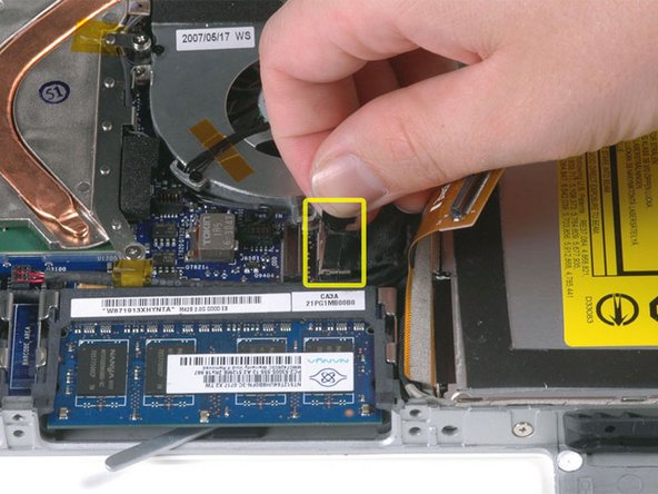 MacBook Core 2 Duo Hard Drive Connector Replacement: step 15, image 1 of 1