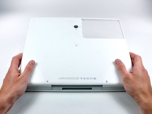 iBook G4 14" 1.42 GHz Clutch Cover Replacement: step 16, image 1 of 1