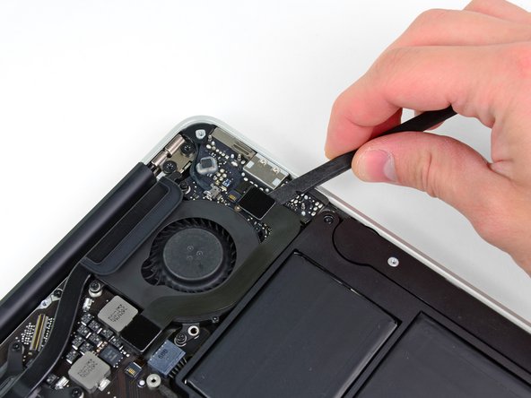 MacBook Air 11" Mid 2011 Logic Board Replacement: step 6, image 1 of 1