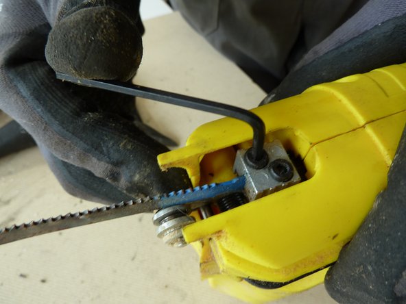 Electric Jigsaw: step 4, image 1 of 2