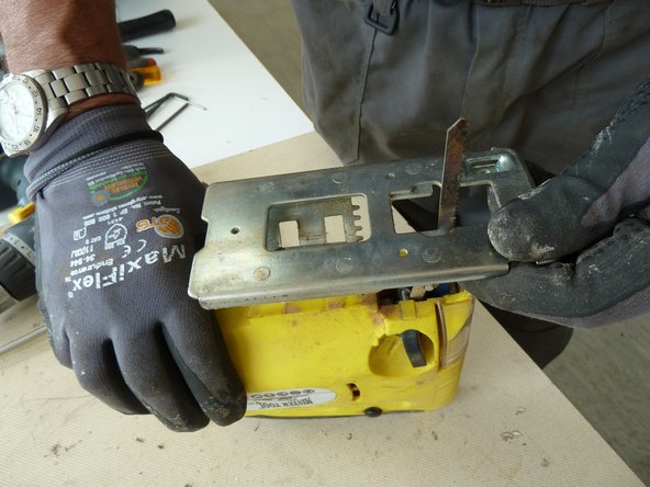 Electric Jigsaw: step 2, image 2 of 2