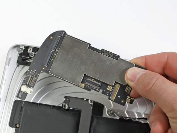 iPad Wi-Fi Logic Board Replacement: step 12, image 2 of 2