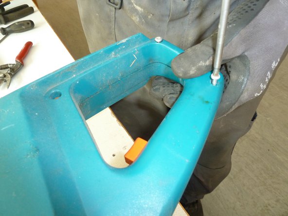 Chainsaw, Chainsaw: step 1, image 2 of 3