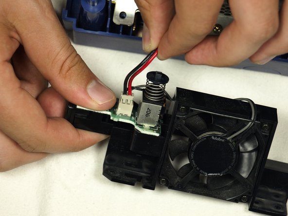 Nintendo GameCube Fan replacement for cleaning: step 3, image 2 of 2
