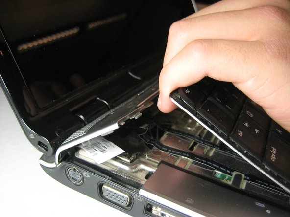 HP Pavilion dv6000 Keyboard Replacement: step 3, image 1 of 2