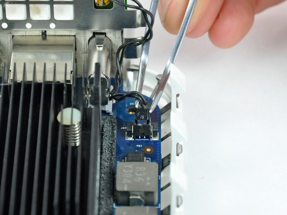 Mac mini Model A1176 Bottom Housing Replacement: step 15, image 1 of 1