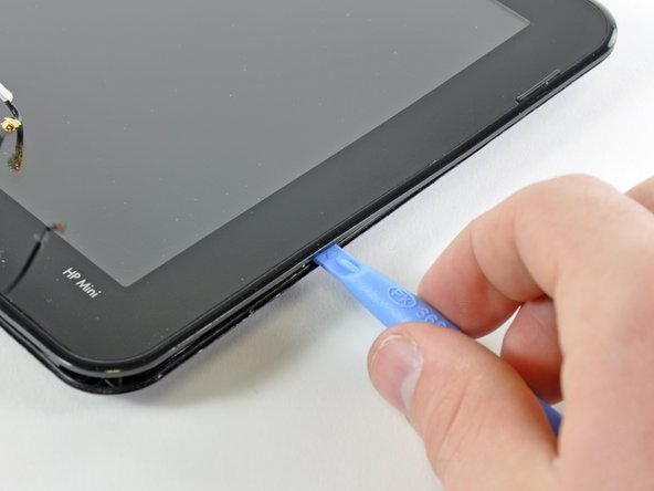 HP Mini 1000 Front Display Bezel Replacement: step 41, image 1 of 2