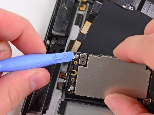 iPad 2 GSM Speaker Assembly Replacement: step 50, image 1 of 2