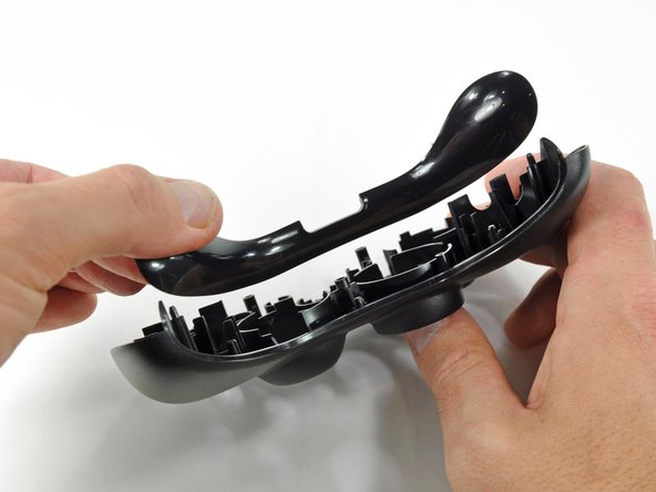 Xbox 360 Wireless Controller Front Case Replacement: step 18, image 3 of 3