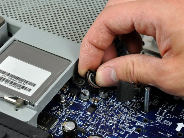 iMac G5 17" Model A1058 Upper Right Fan Replacement: step 8, image 1 of 1