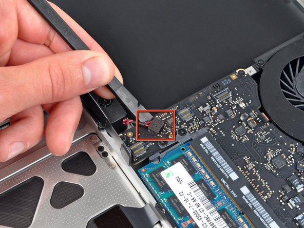 MacBook Pro 15" Unibody Mid 2010 Subwoofer & Right Speaker Replacement: step 14, image 1 of 1