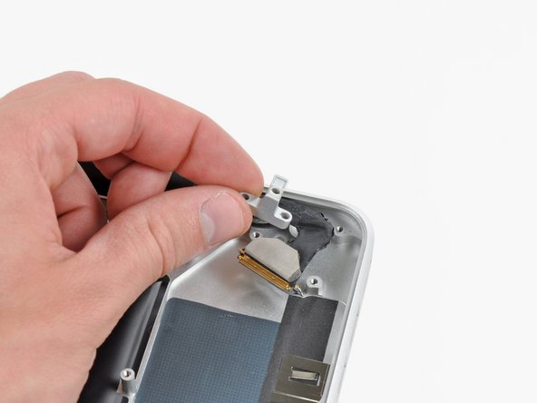 MacBook Pro 17" Unibody Upper Case Replacement: step 43, image 2 of 2