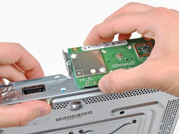 Xbox 360 GPU Heat Sink Replacement: step 38, image 1 of 2