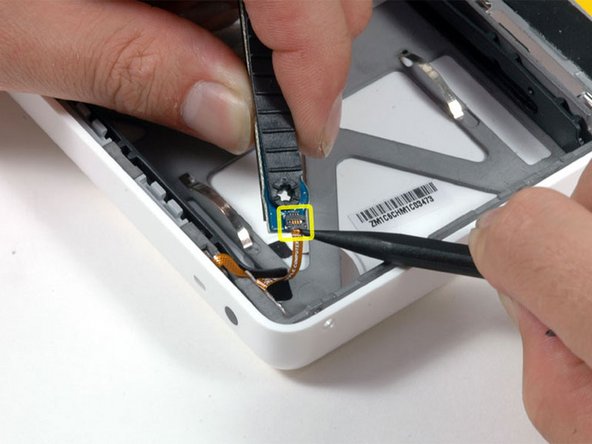 MacBook Core Duo Hard Drive Connector Replacement: step 19, image 1 of 1