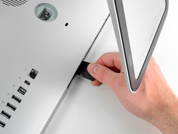 iMac Intel 21.5" EMC 2389 Logic Board Replacement: step 2, image 2 of 3