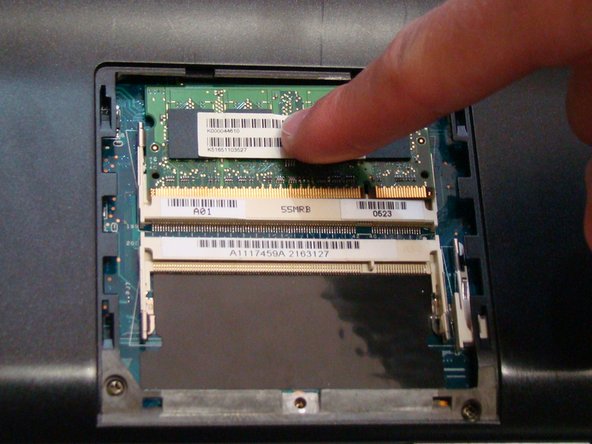 Sony Vaio PCG-7A2L RAM Replacement: step 8, image 1 of 1