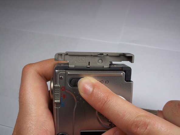 Canon PowerShot S230 Memory Card Replacement, Canon PowerShot S230 Memory Card Replacement: step 1, image 3 of 3