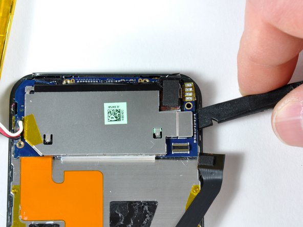 iPod Touch 1st Generation Logic Board Replacement: step 9, image 1 of 2