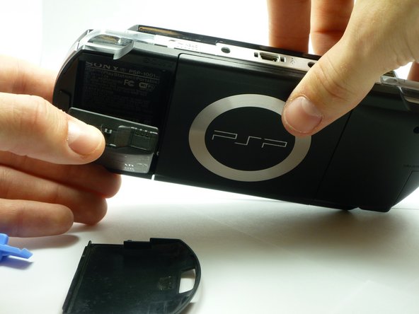 PSP 1000 Battery Replacement: step 3, image 1 of 2