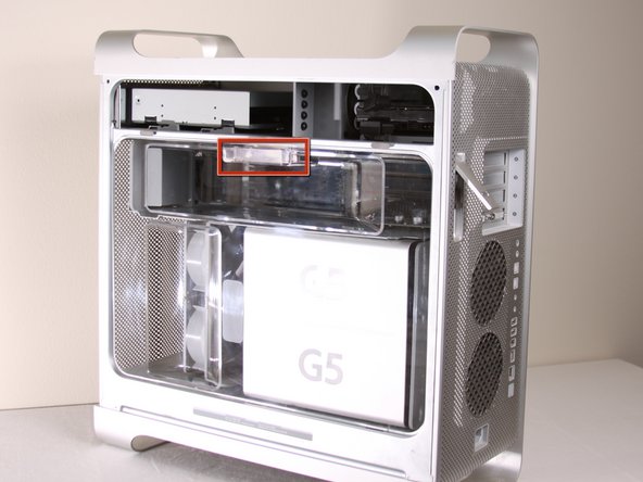 Power Mac G5 CD-ROM Drive Replacement: step 4, image 1 of 3