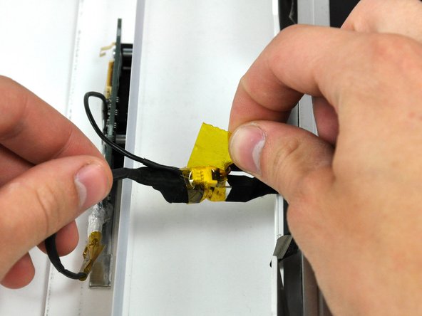 iMac G5 17" Model A1144 Optical Drive Replacement: step 8, image 1 of 1