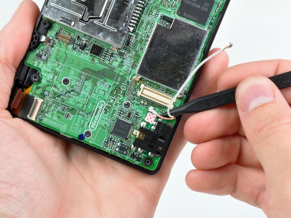 Nintendo DSi Lower LCD Replacement: step 13, image 1 of 1