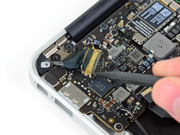 MacBook Air 11" Mid 2011 Logic Board Replacement: step 19, image 2 of 3