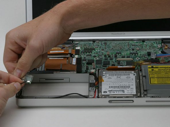 PowerBook G4 Aluminum 15" 1-1.5 GHz Front Display Bezel Replacement: step 17, image 1 of 1