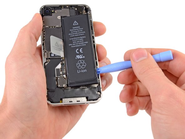 iPhone 4S Power Button Replacement: step 6, image 1 of 2
