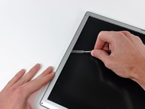 PowerBook G4 Aluminum 17" 1-1.67 GHz LCD Replacement: step 26, image 3 of 3