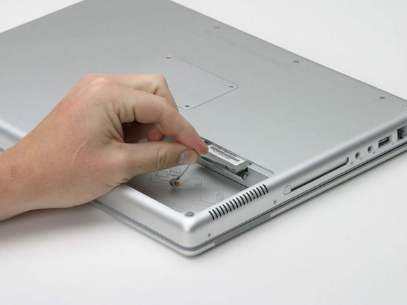 PowerBook G4 Aluminum 15" 1-1.5 GHz Airport Extreme Card Replacement: step 4, image 1 of 1