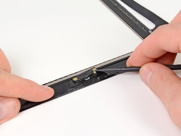 iPad 2 GSM Home Button Control Board Replacement: step 34, image 1 of 2