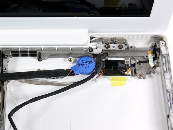 MacBook Core 2 Duo PRAM Battery (Santa Rosa/Penryn) Replacement: step 29, image 1 of 2