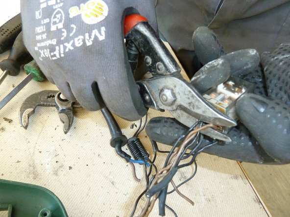 Hedge Trimmer: step 11, image 2 of 2