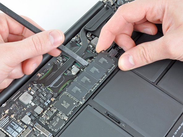 MacBook Air 11" Late 2010 Heat Sink Replacement: step 5, image 1 of 2