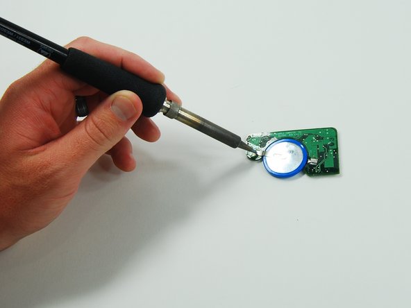 PowerBook G4 PRAM Battery Replacement: step 4, image 2 of 2