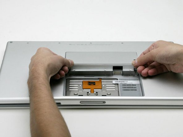 PowerBook G4 Aluminum 17" 1-1.67 GHz SuperDrive Replacement: step 3, image 1 of 1