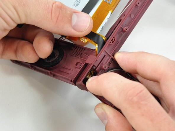 Nintendo DSi XL Upper LCD Replacement: step 31, image 2 of 3