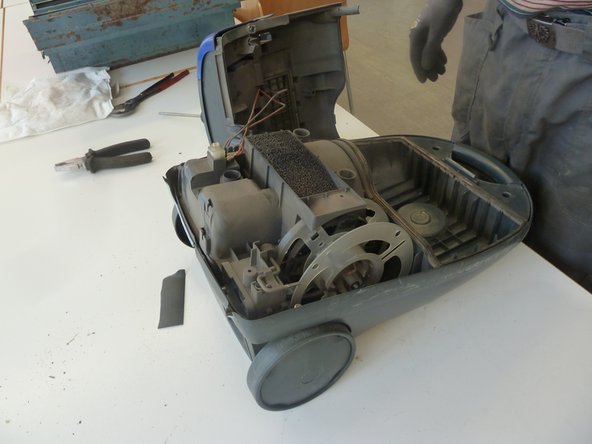 Vacuum Cleaner: step 7, image 3 of 3