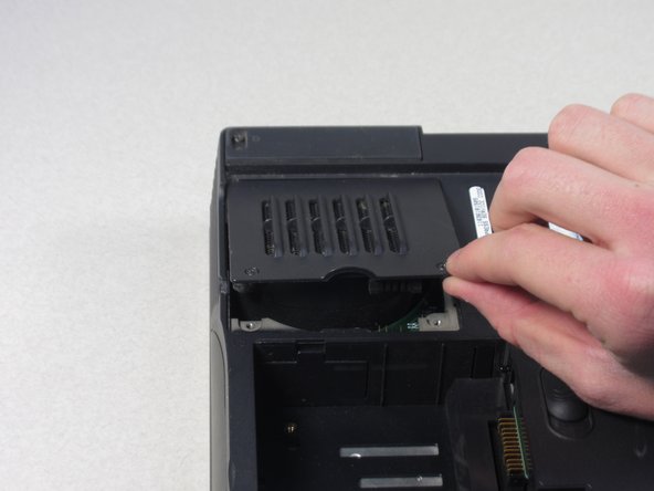 Dell Inspiron 9100 Fan 3 Replacement: step 3, image 2 of 3